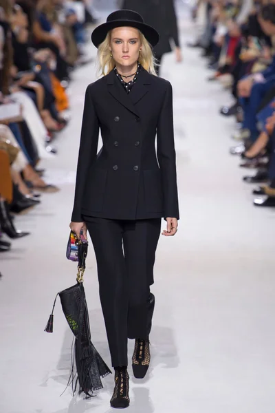 Look 4